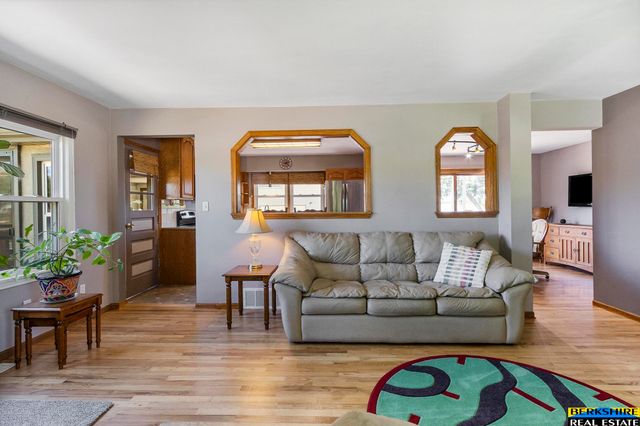 7727 Main Street, Ralston, NE 68127