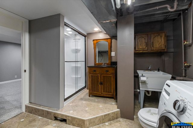7727 Main Street, Ralston, NE 68127