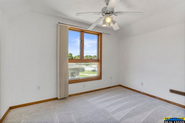 7727 Main Street, Ralston, NE 68127