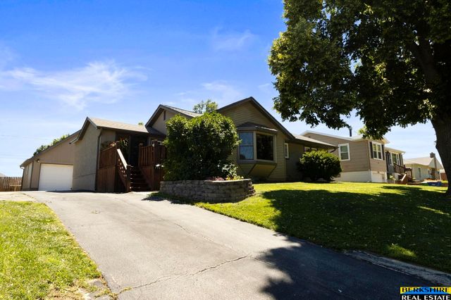 7727 Main Street, Ralston, NE 68127