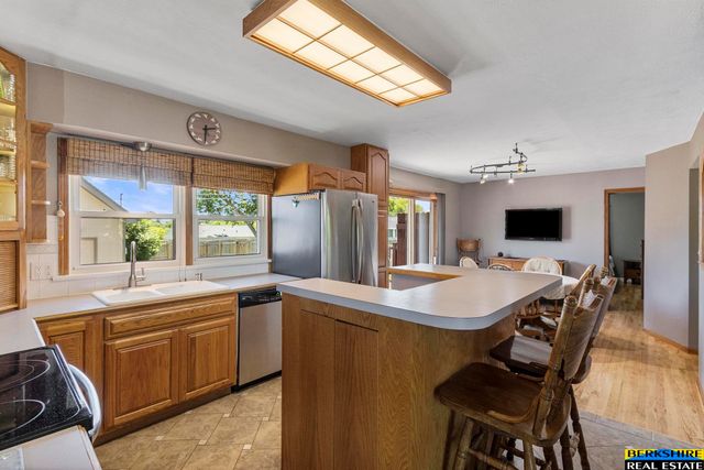 7727 Main Street, Ralston, NE 68127