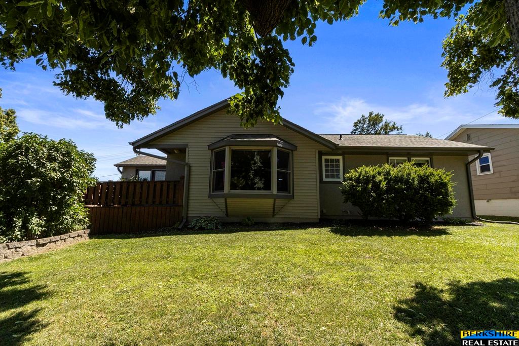 7727 Main Street, Ralston, NE 68127