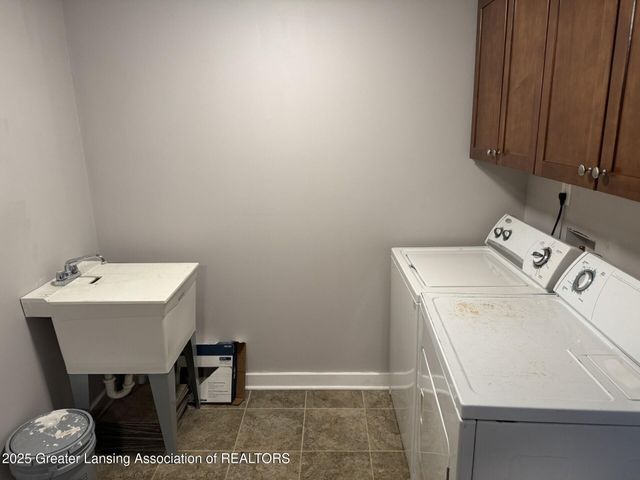 510 Sawyer Road, Lansing, MI 48911