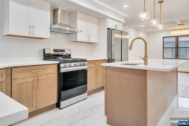 468 Morse Avenue, Ridgefield, NJ 07657