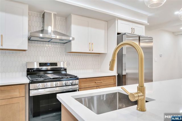 468 Morse Avenue, Ridgefield, NJ 07657