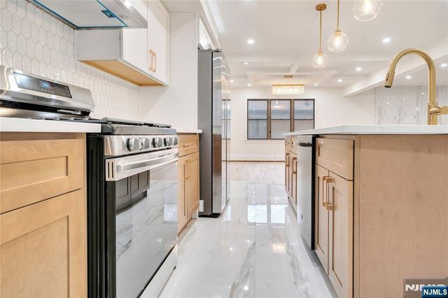 468 Morse Avenue, Ridgefield, NJ 07657