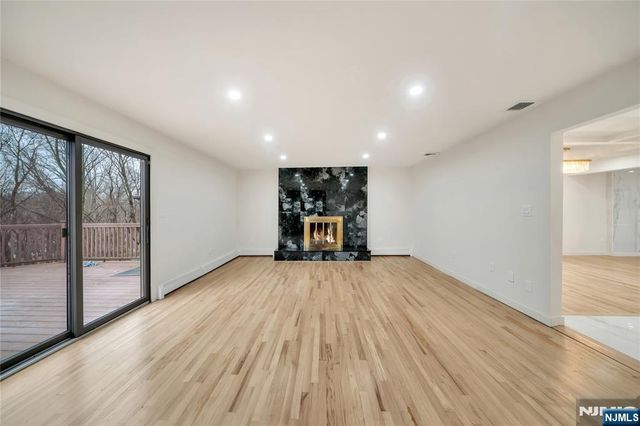 468 Morse Avenue, Ridgefield, NJ 07657