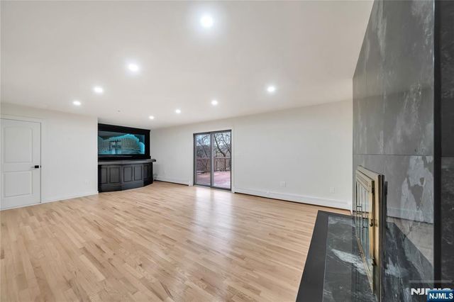 468 Morse Avenue, Ridgefield, NJ 07657