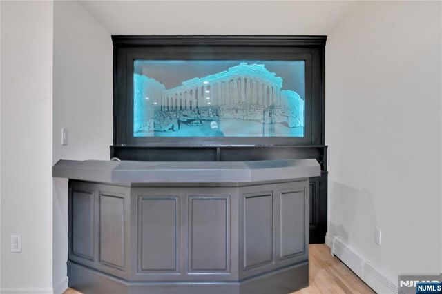 468 Morse Avenue, Ridgefield, NJ 07657