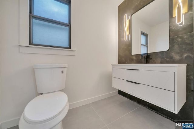 468 Morse Avenue, Ridgefield, NJ 07657