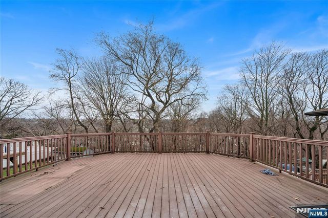 468 Morse Avenue, Ridgefield, NJ 07657