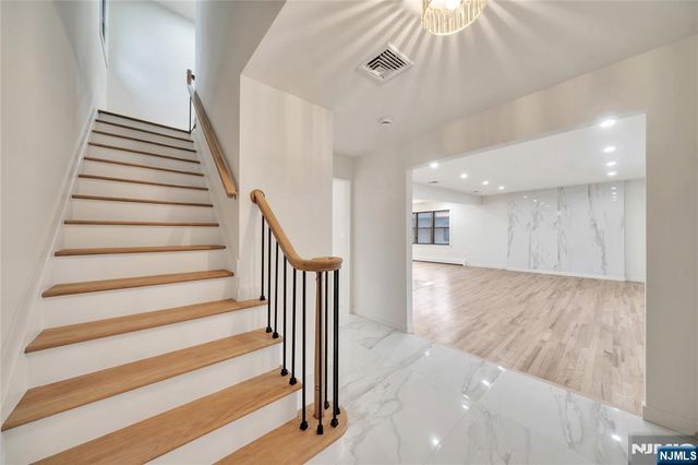 468 Morse Avenue, Ridgefield, NJ 07657