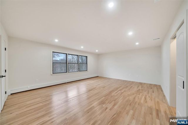 468 Morse Avenue, Ridgefield, NJ 07657