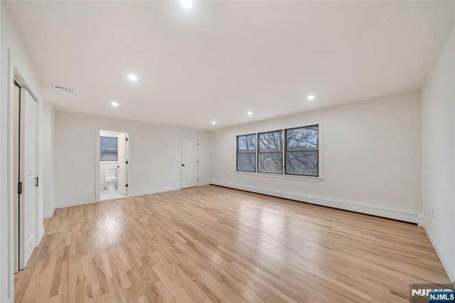 468 Morse Avenue, Ridgefield, NJ 07657