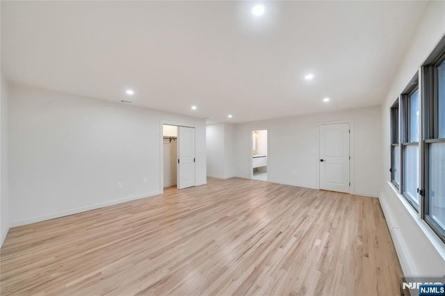 468 Morse Avenue, Ridgefield, NJ 07657