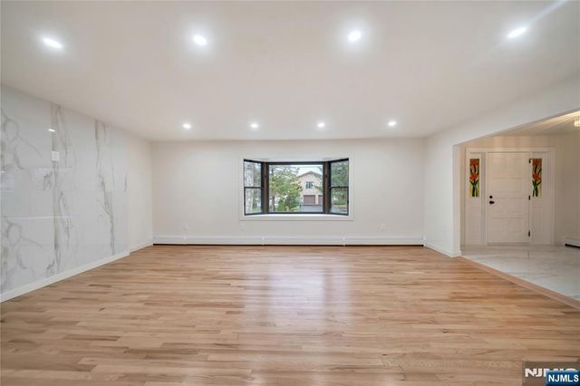 468 Morse Avenue, Ridgefield, NJ 07657