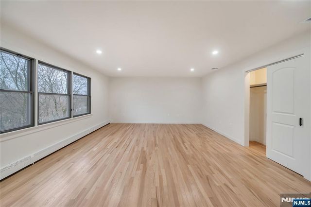 468 Morse Avenue, Ridgefield, NJ 07657