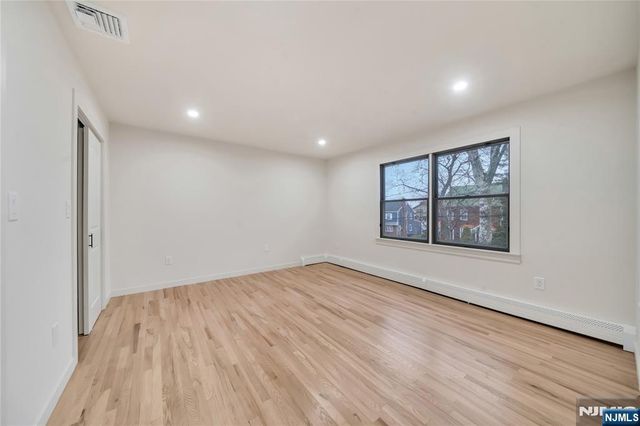 468 Morse Avenue, Ridgefield, NJ 07657