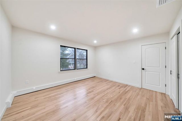 468 Morse Avenue, Ridgefield, NJ 07657