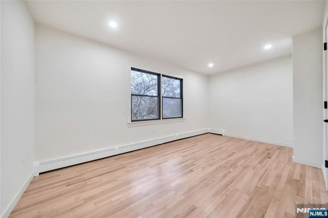 468 Morse Avenue, Ridgefield, NJ 07657