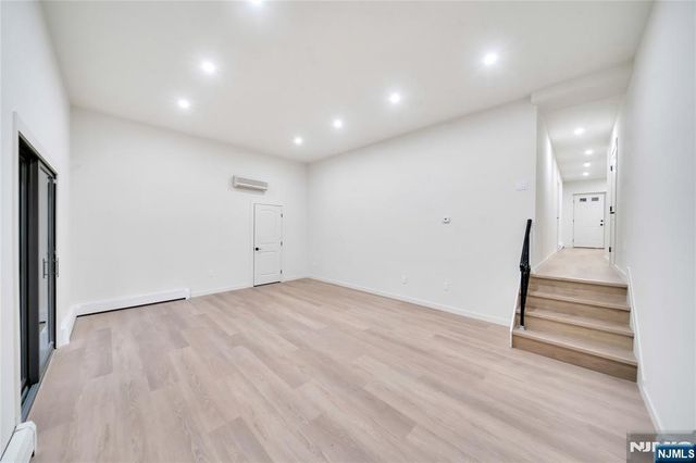 468 Morse Avenue, Ridgefield, NJ 07657