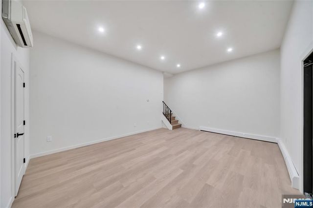 468 Morse Avenue, Ridgefield, NJ 07657