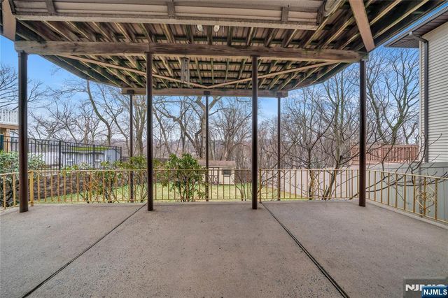 468 Morse Avenue, Ridgefield, NJ 07657