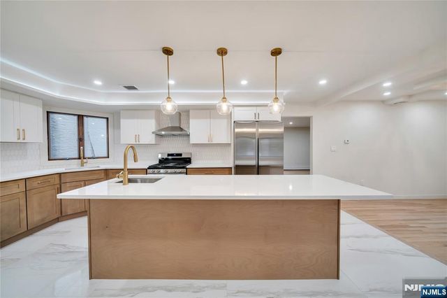 468 Morse Avenue, Ridgefield, NJ 07657