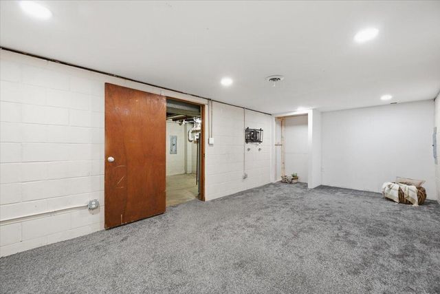 2308 S 10TH Street, Council Bluffs, IA 51501