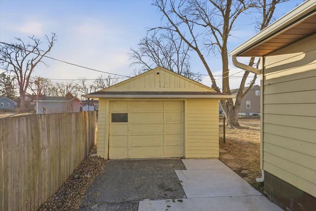 2308 S 10TH Street, Council Bluffs, IA 51501