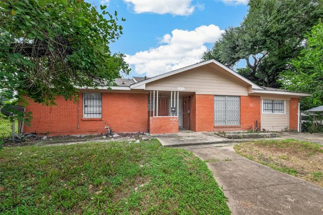 3815 Love Street, Houston, TX 77026