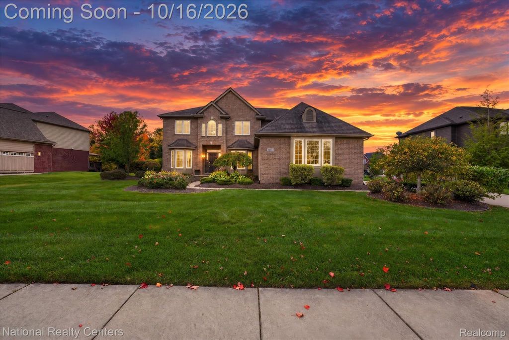 52347 Ferndale Drive, Lyon Charter Township, MI 48167