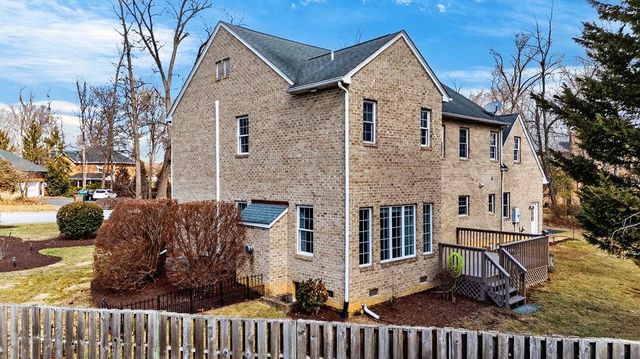 104 PELHAM WOODS CIR, Waynesboro, VA 22980