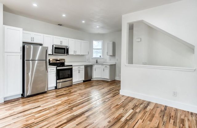 5105 Vandelia Street, Dallas, TX 75235