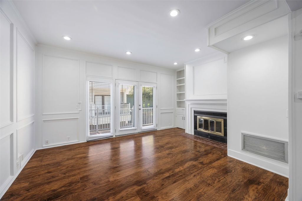 5105 Vandelia Street, Dallas, TX 75235