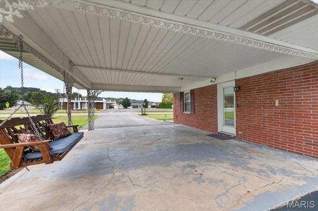 305 W Lincoln Avenue, Caseyville, IL 62232