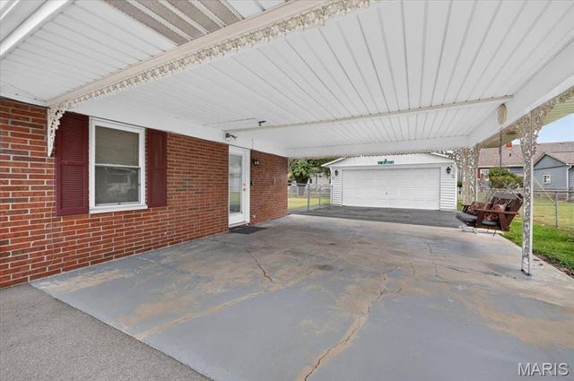 305 W Lincoln Avenue, Caseyville, IL 62232