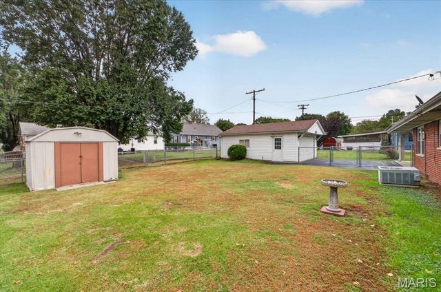 305 W Lincoln Avenue, Caseyville, IL 62232