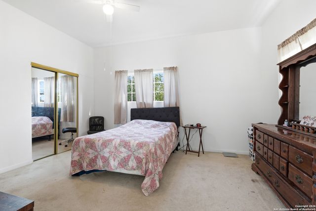 483 SASSMAN RD, Marion, TX 78124