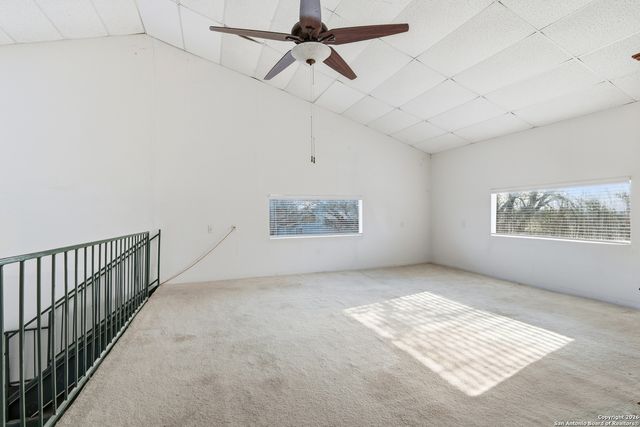 483 SASSMAN RD, Marion, TX 78124