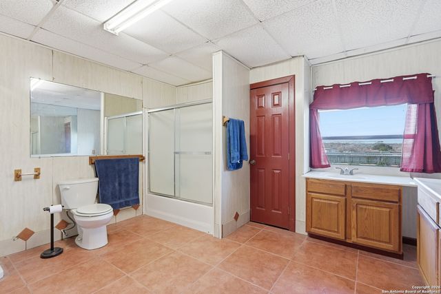 483 SASSMAN RD, Marion, TX 78124