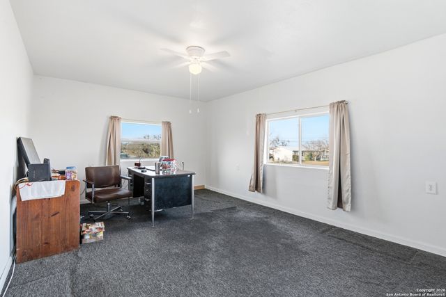 483 SASSMAN RD, Marion, TX 78124