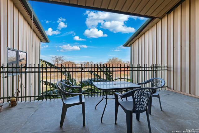 483 SASSMAN RD, Marion, TX 78124