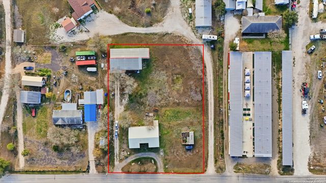 483 SASSMAN RD, Marion, TX 78124