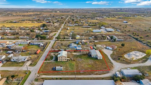 483 SASSMAN RD, Marion, TX 78124