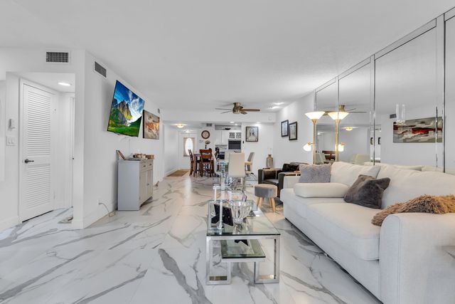 9500 N Hollybrook Lake Drive 301, Pembroke Pines, FL 33025