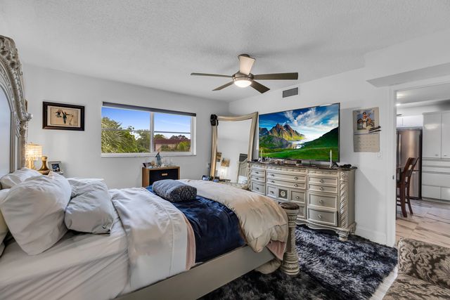 9500 N Hollybrook Lake Drive 301, Pembroke Pines, FL 33025