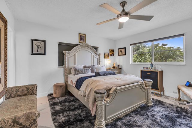 9500 N Hollybrook Lake Drive 301, Pembroke Pines, FL 33025