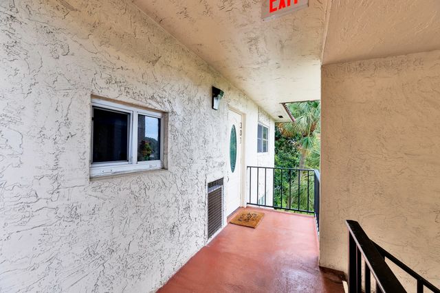 9500 N Hollybrook Lake Drive 301, Pembroke Pines, FL 33025