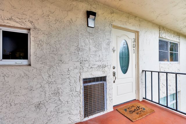 9500 N Hollybrook Lake Drive 301, Pembroke Pines, FL 33025